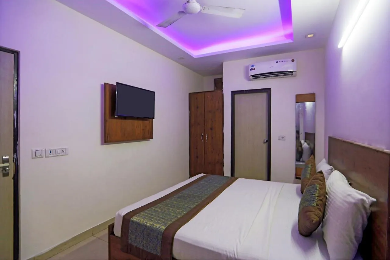 Hotel Moody Moon Delhi Airport 3*, New Delhi